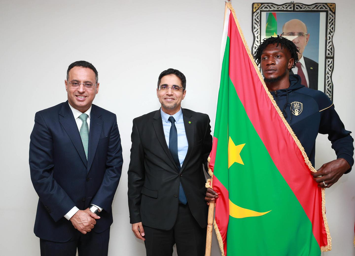 Cérémonie officielle de remise du drapeau national au capitaine de l’équipe nationale de Beach Soccer