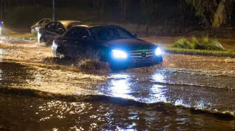Des crues soudaines font au moins 21 morts dans une ville côtière du Maroc