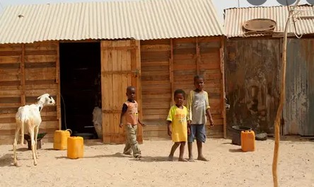 Mauritanie : une famille démunie, une baraque