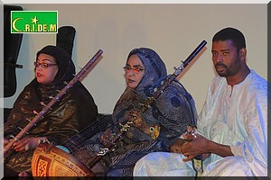 Semaine ethno-musique : en ouverture, louanges du Prophète (PSL) et danses traditionnelles [Vidéo & PhotoReportage]