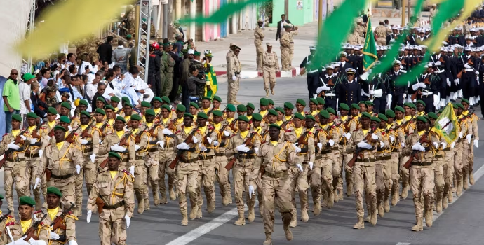 Confiscation de 1000 uniformes militaires : la justice ordonne la saisie, mais à qui était destinée cette cargaison ?